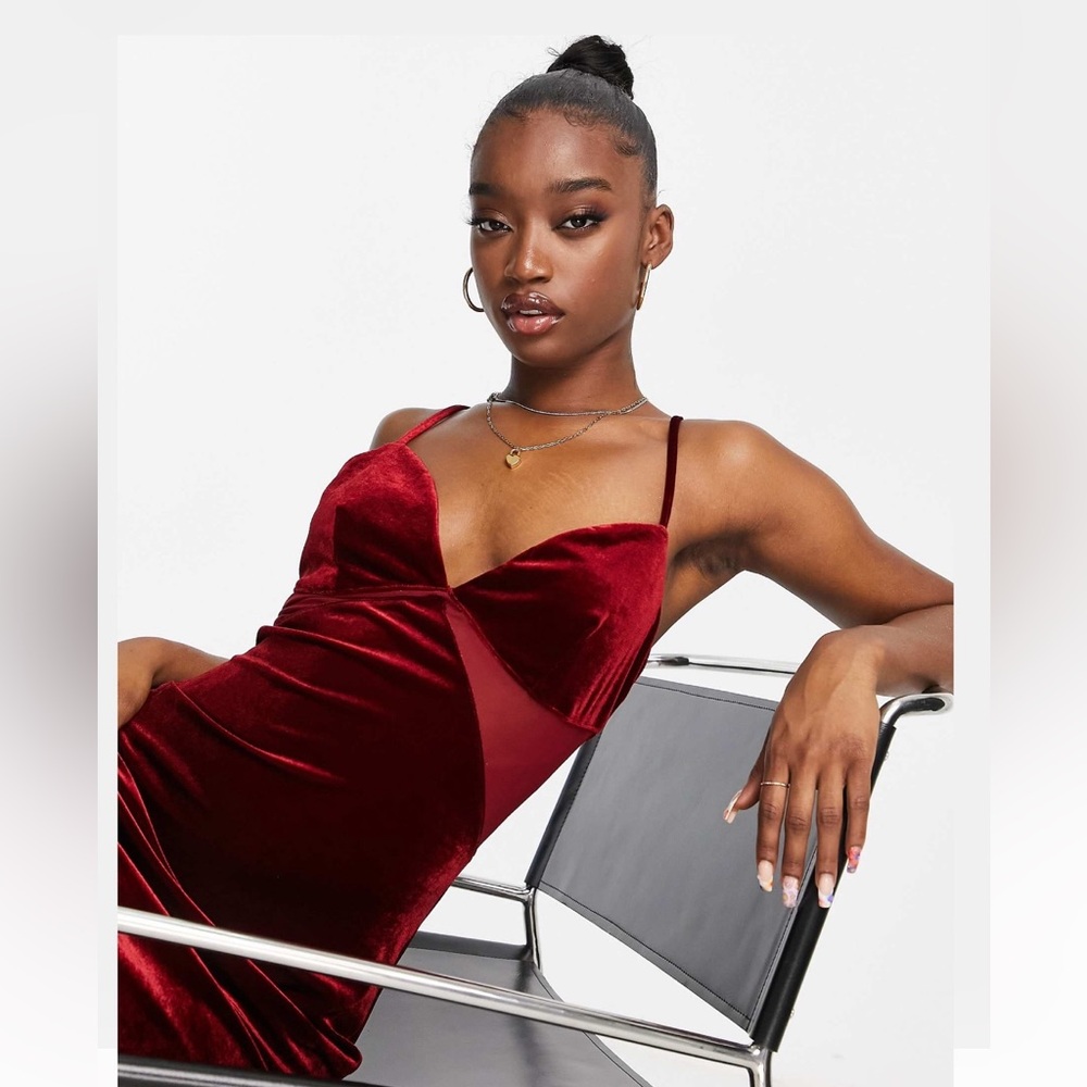 NWT- VALENTINES RED VELVET MINI DRESS SZ-12 Body-Con, Adjustable Straps